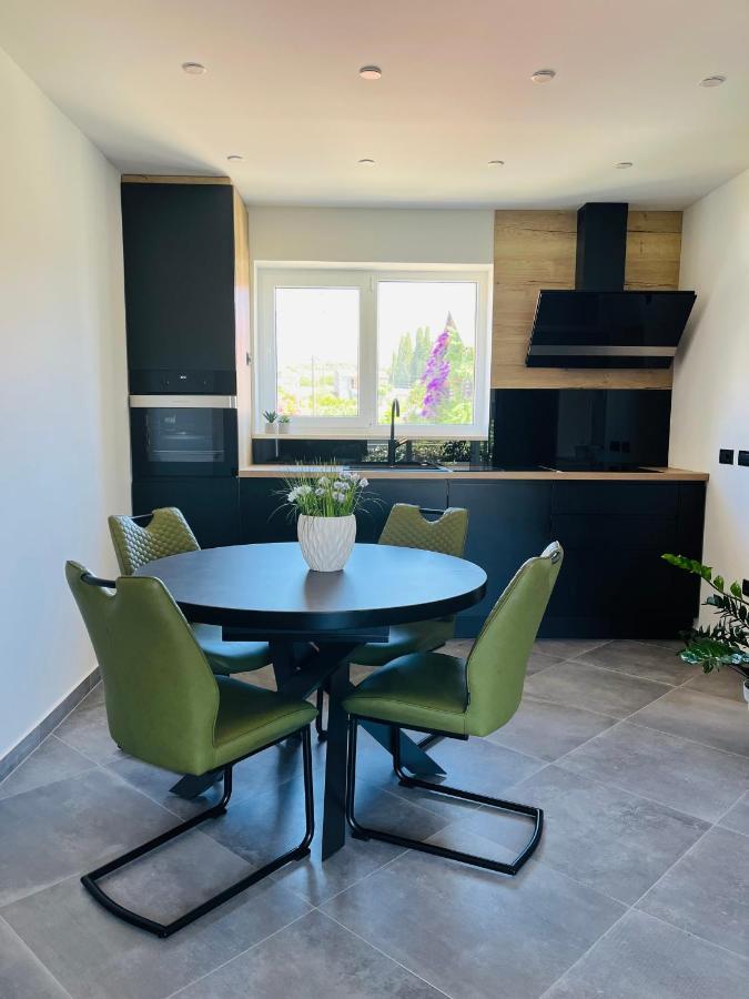 Kia Ora Apartment تروغير المظهر الخارجي الصورة